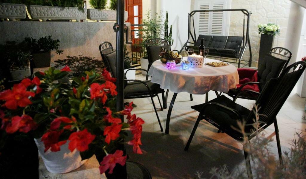 Charming Seaside Apartment Primošten Εξωτερικό φωτογραφία