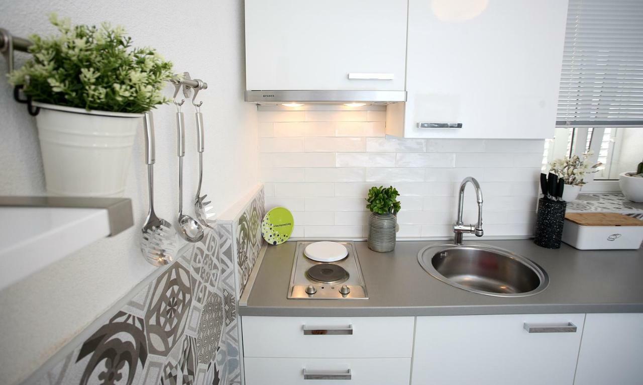 Charming Seaside Apartment Primošten Εξωτερικό φωτογραφία